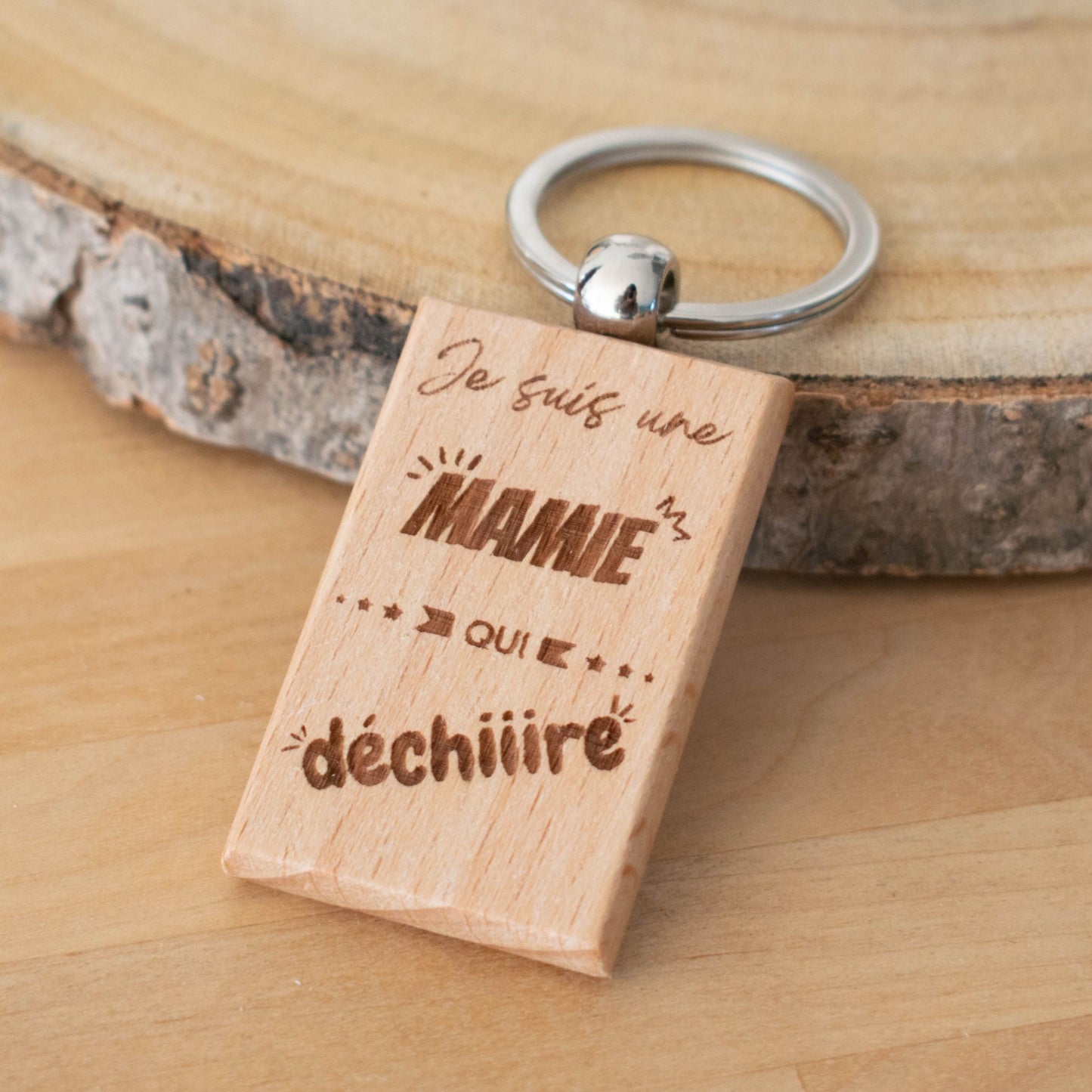 PORTE-CLEFS RECTANGLE EN BOIS - MAMIE - MAMIE QUI DECHIRE