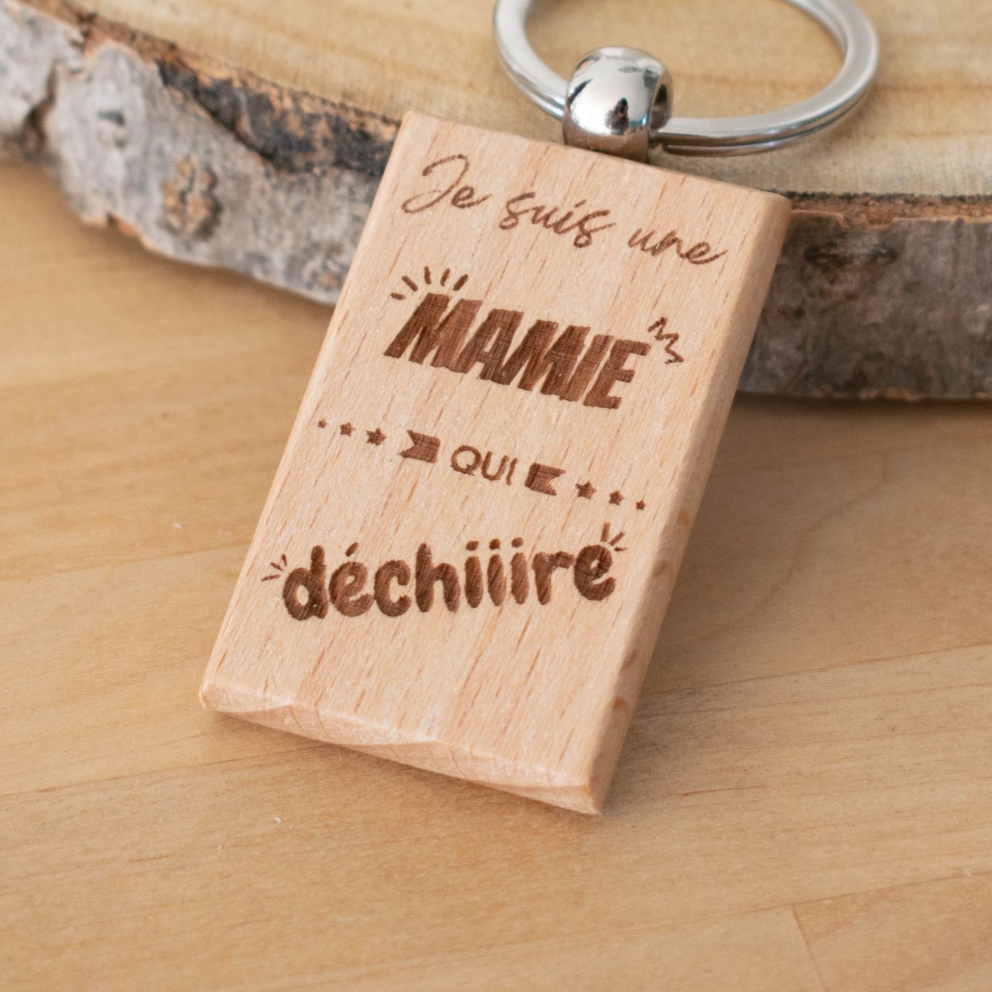 PORTE-CLEFS RECTANGLE EN BOIS - MAMIE - MAMIE QUI DECHIRE