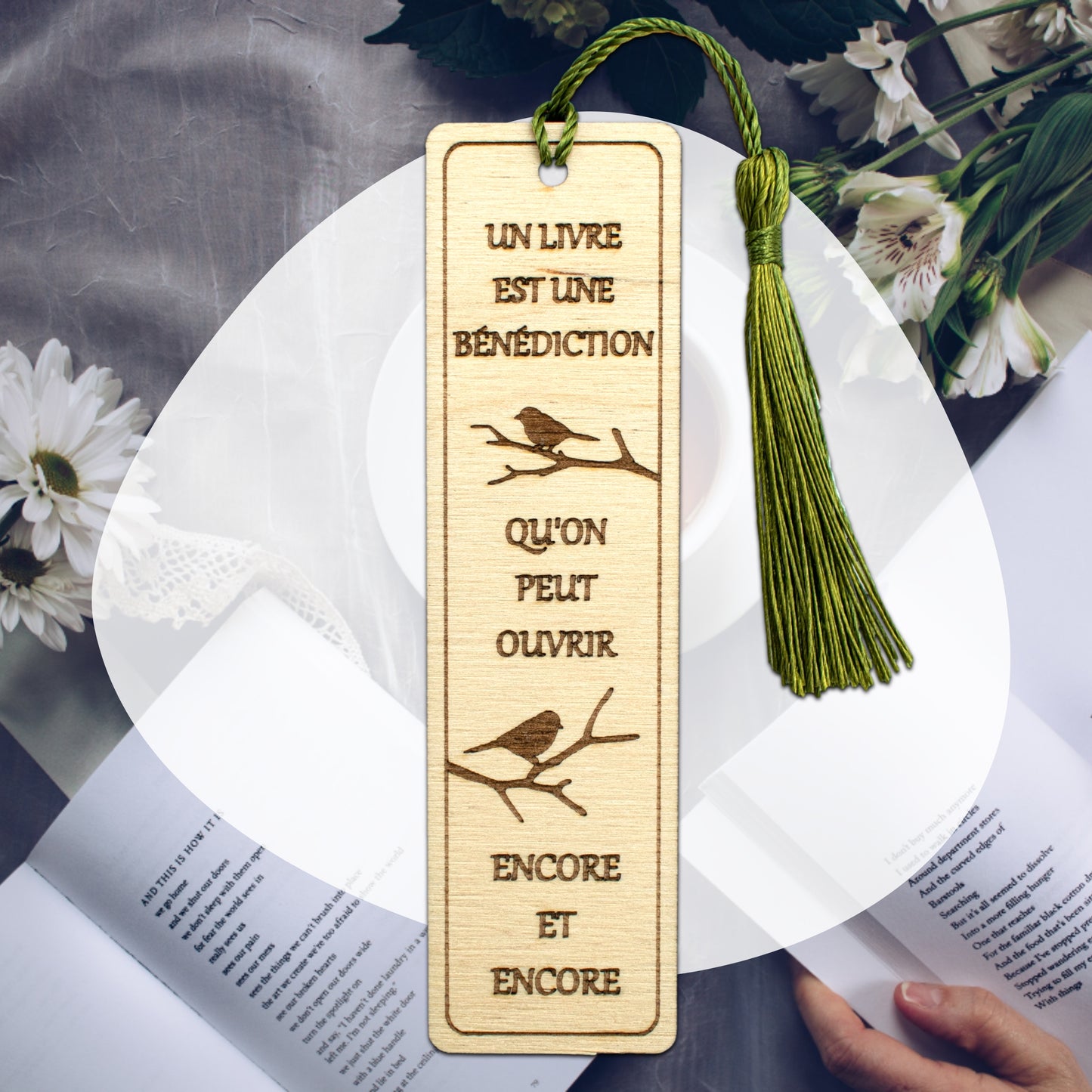 MARQUE-PAGES EN BOIS - GENERIQUE - LIRE EST UNE BÉNÉDICTION