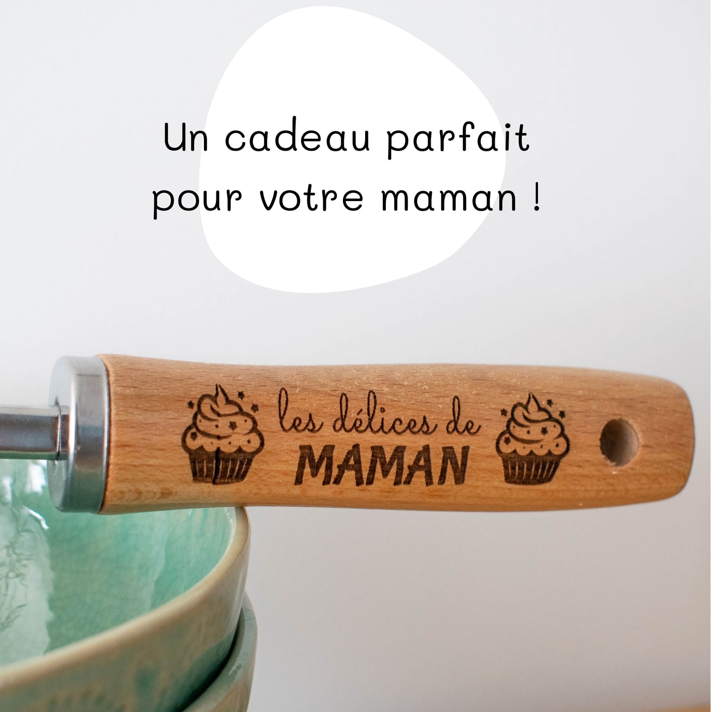 FOUET EN ACIER ET MANCHE EN BOIS - MAMAN - LES DELICES DE MAMAN