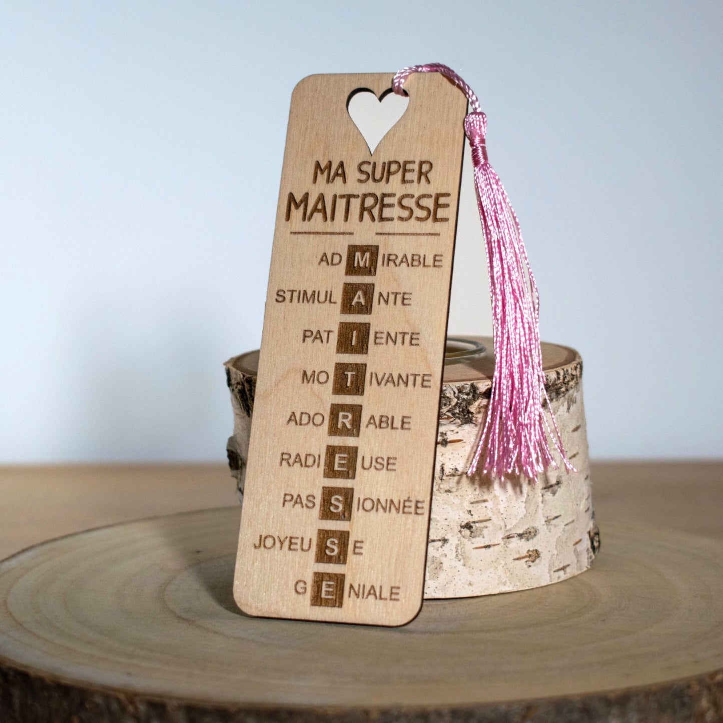 MARQUE-PAGES EN BOIS AVEC POMPON - ROSE - MAITRESSE - SCRABBLE