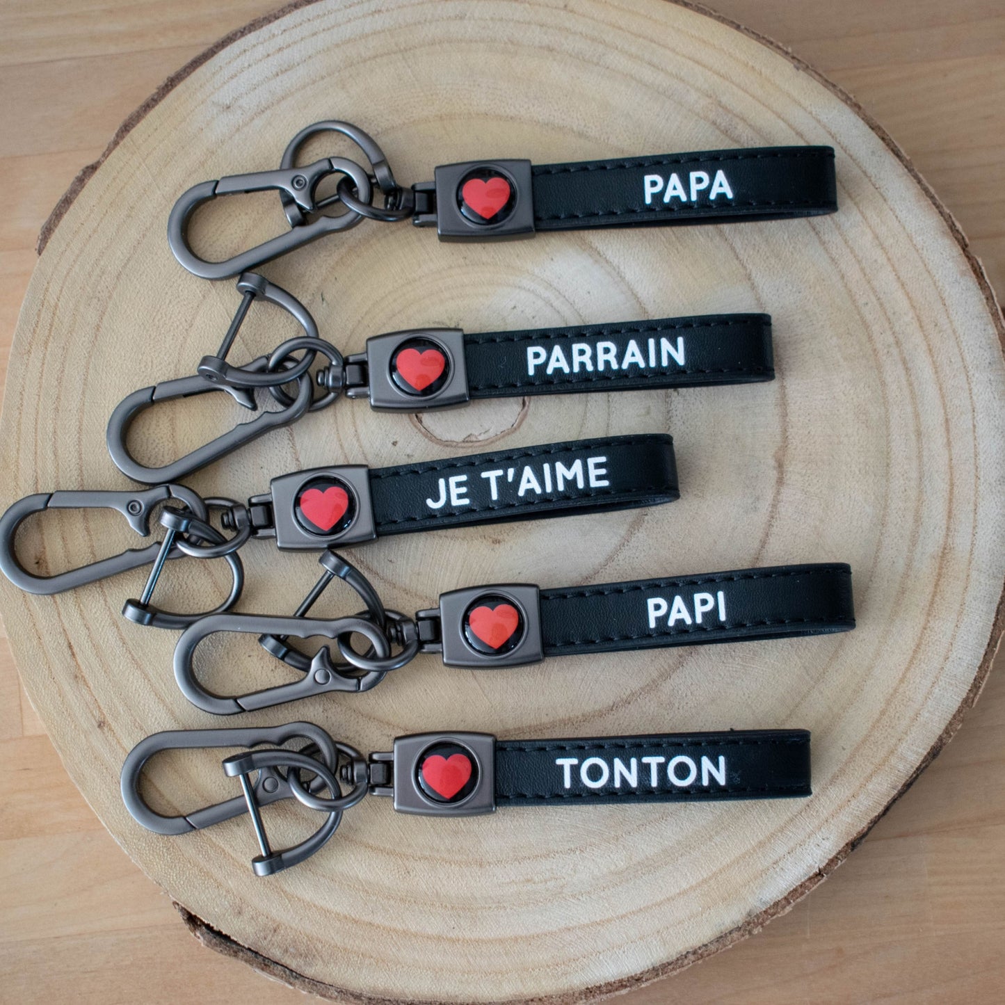 PORTE-CLEFS EN CUIR NOIR - COEUR ROUGE - PAPI