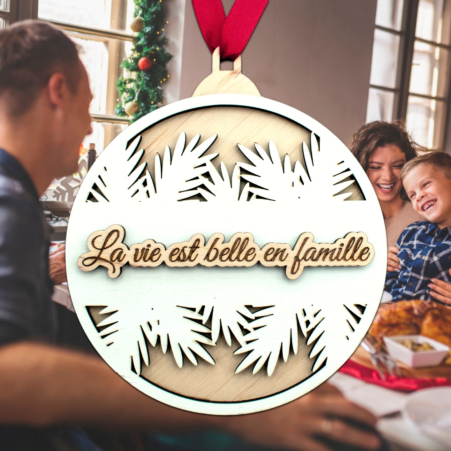 BOULE DE NOËL "FAMILLE" - LA VIE EST BELLE